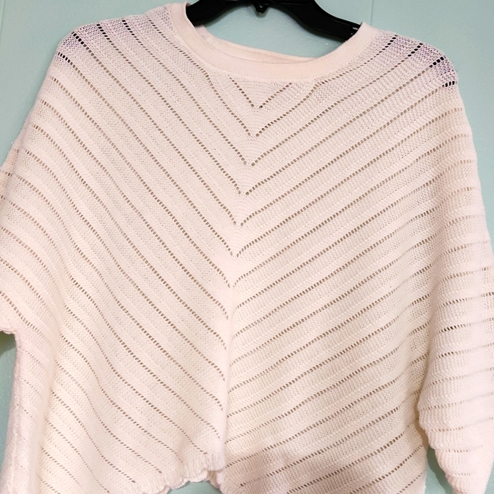 Calligraphic Knit Blouse - Picture 9 of 11